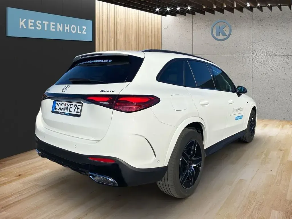 Gebraucht Mercedes GLC300de AMG 333 PS (244 kW) 2025 Weiß SUV
