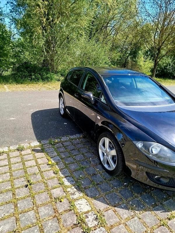 Schwarz Gebraucht 2006 Seat Leon Kleinwagen | 2.000 € (Fairer Preis) - Bild 1/4