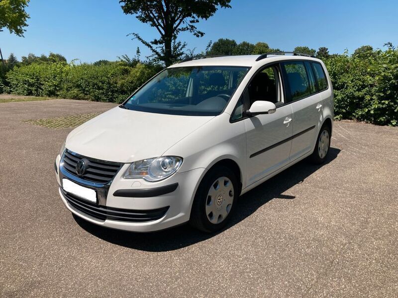 Weiß Gebraucht 2007 VW Touran Van / Kleinbus | 2.000 € (Superpreis) - Bild 1/4
