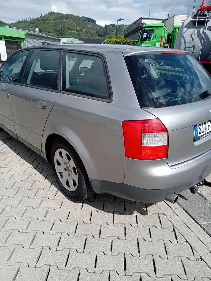 Gebraucht Audi A4 131 PS (96 kW) 2002 Grau Kombi