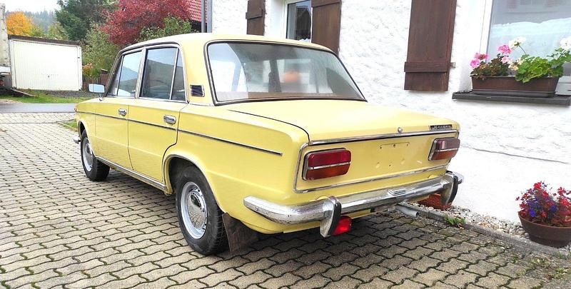 Gebraucht Lada 2103 75 PS (55 kW) 1974 Gelb Limousine