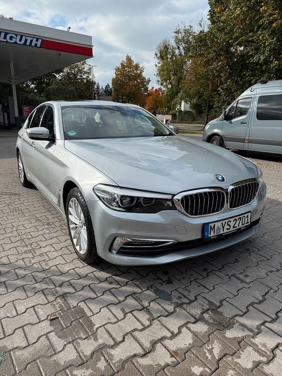 Second-hand BMW 530e iPerformance 252 CP (185 kW) 2017 Argintiu Berlinǎ