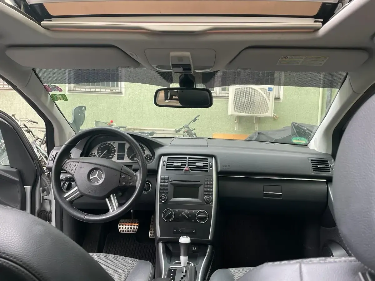 Second-hand Mercedes B180 2008 Argintiu Monovolum
