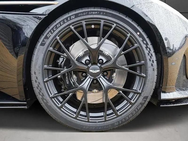 Neu Aston Martin DB12 680 PS (500 kW) 2025 Schwarz