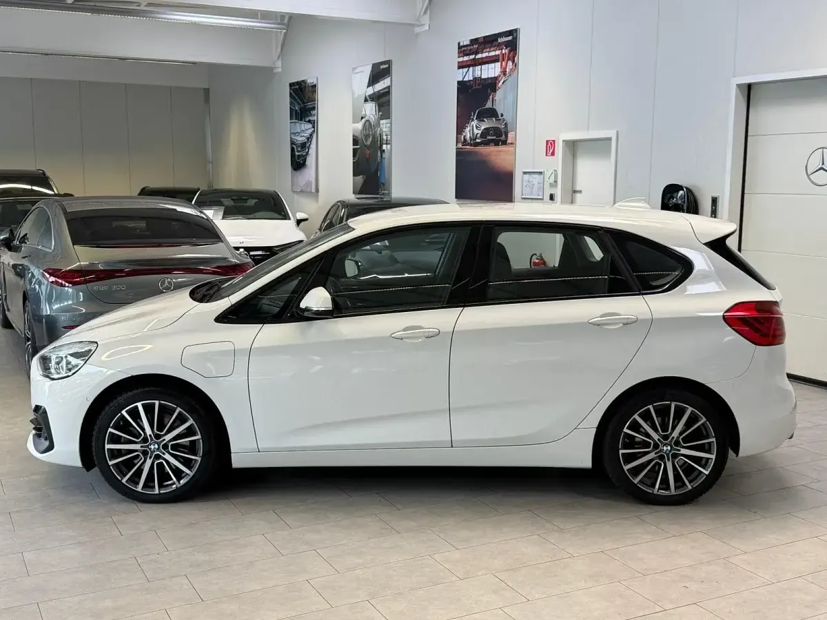 Gebraucht BMW 225 Shadowline 136 PS (100 kW) 2019 Weiß Van / Kleinbus