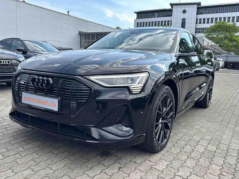 Mythosschwarz metallic Gebraucht 2022 Audi e-tron Sportback Black Edition SUV | 37.950 € (Superpreis) - Bild 1/3