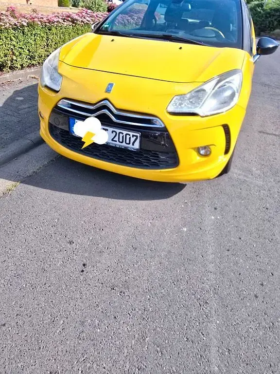 Gebraucht Citroën DS3 Chic 90 PS (66 kW) 2010 Gelb Kleinwagen