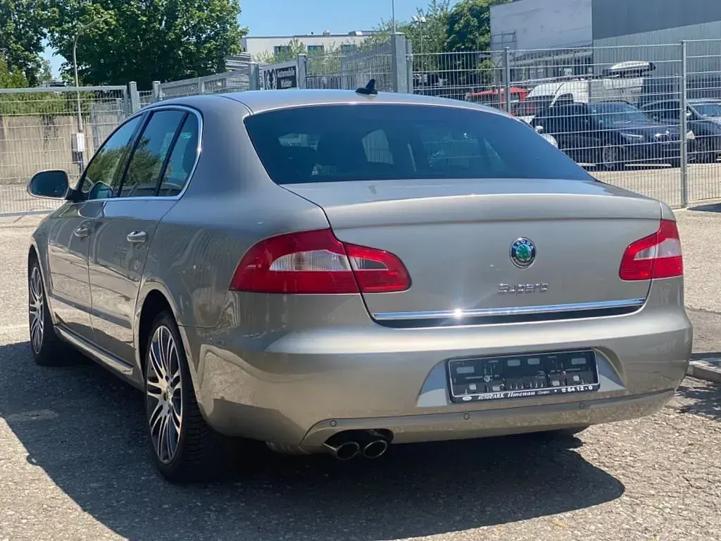 Gebraucht Skoda Superb Family 160 PS (117 kW) 2012 Beige Limousine