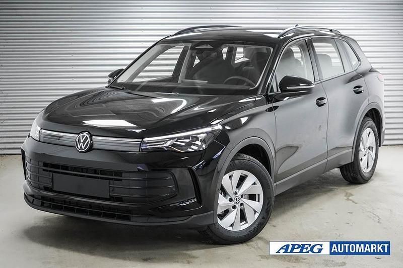 Neu VW Tiguan Basis 131 PS (96 kW) 2026 Schwarz SUV