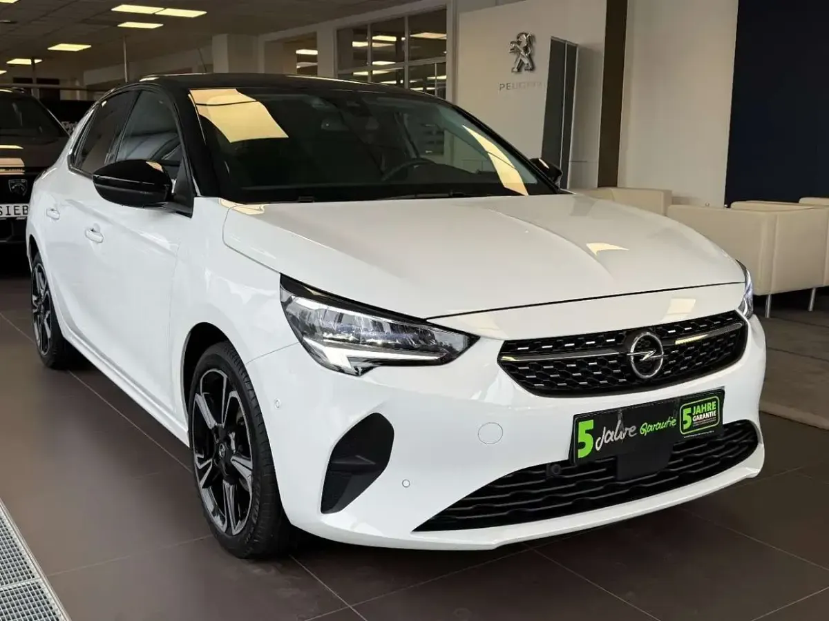 Gebraucht Opel Corsa Elegance 75 PS (55 kW) 2023 Jade weiss/arktis weiss Kleinwagen