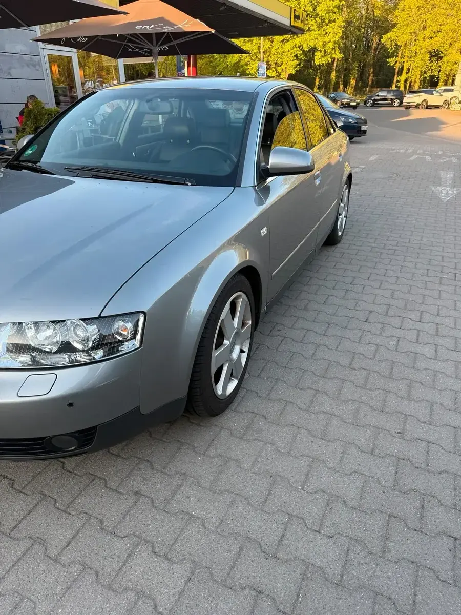 Gebraucht Audi A4 220 PS (161 kW) 2002 Grau Limousine