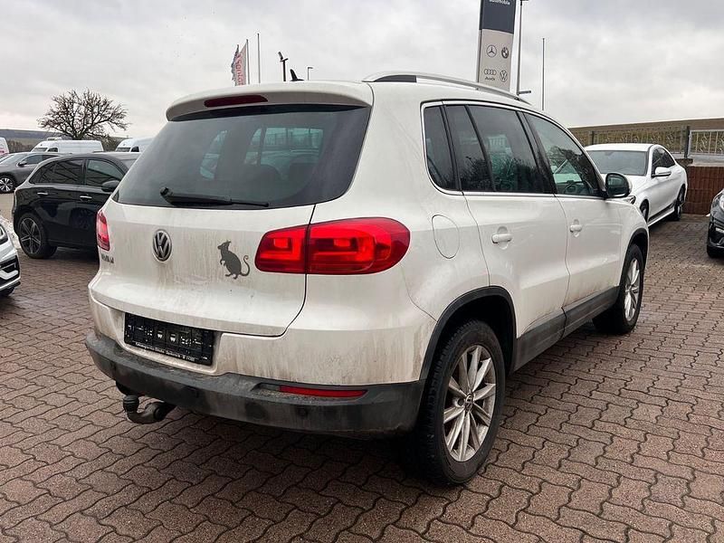 Gebraucht VW Tiguan Sportline 140 PS (102 kW) 2011 Weiß SUV