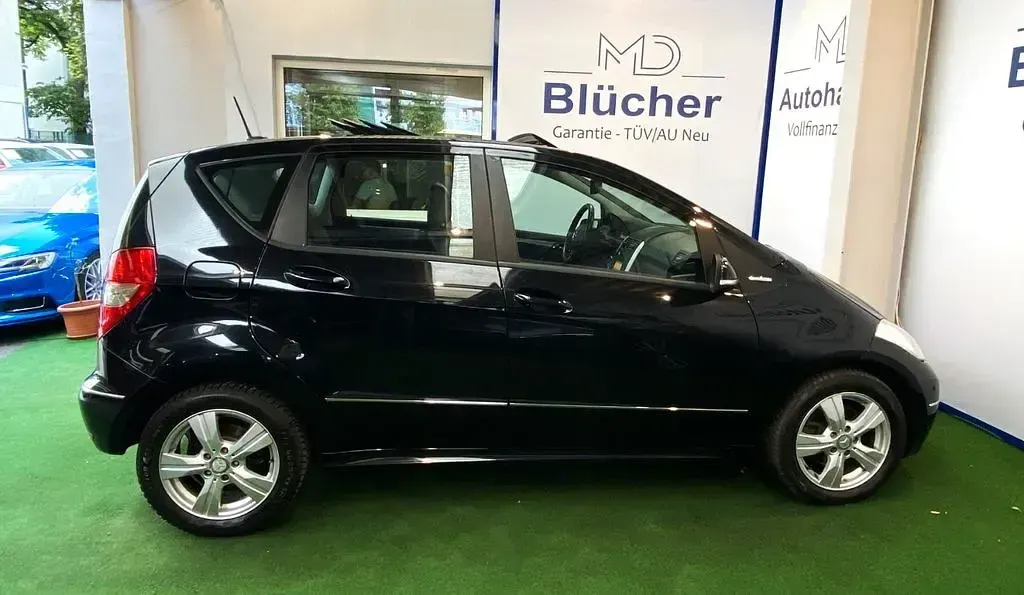 Gebraucht Mercedes A160 Avantgarde 95 PS (69 kW) 2010 Schwarz Limousine