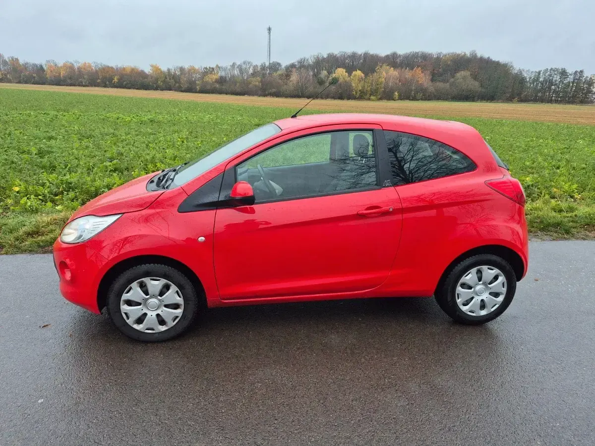 Używany Ford Ka Ambiente 69 KM (50 kW) 2014 Czerwony Hatchback
