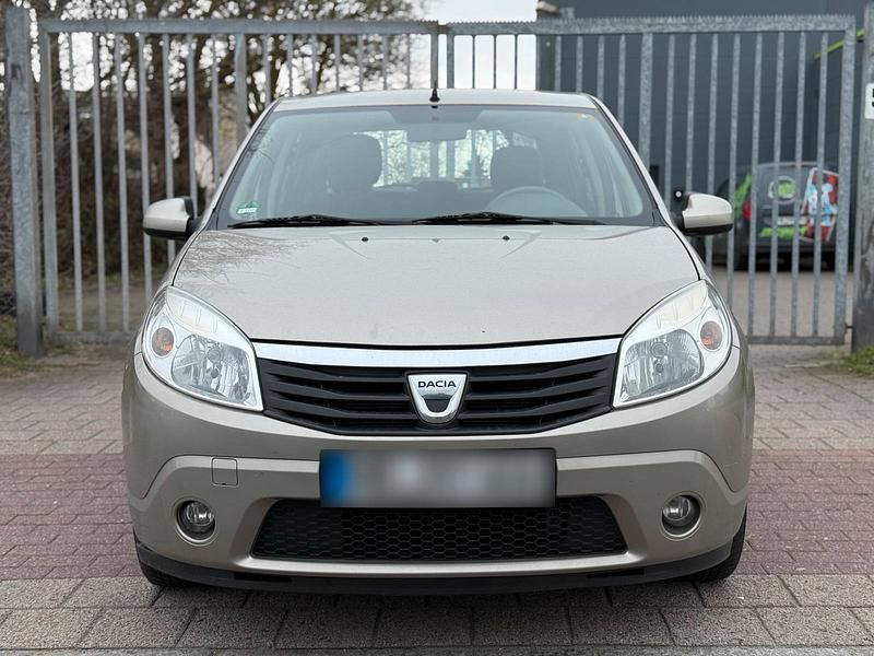 Gebraucht Dacia Sandero 75 PS (55 kW) 2011 Beige Kleinwagen