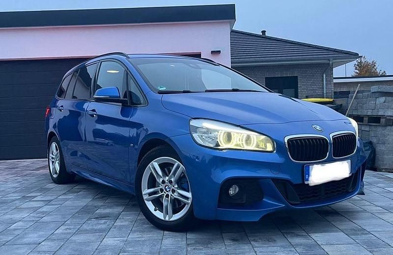Blau Gebraucht 2016 BMW 218 Gran Tourer M Sport Van / Kleinbus | 9.849 € (Fairer Preis) - Bild 1/4