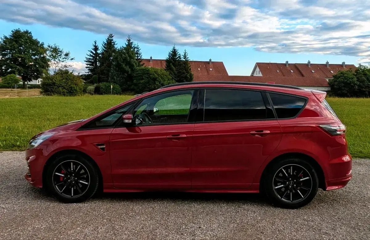 Gebraucht Ford S-MAX ST-Line 150 PS (110 kW) 2019 Rot Van / Kleinbus