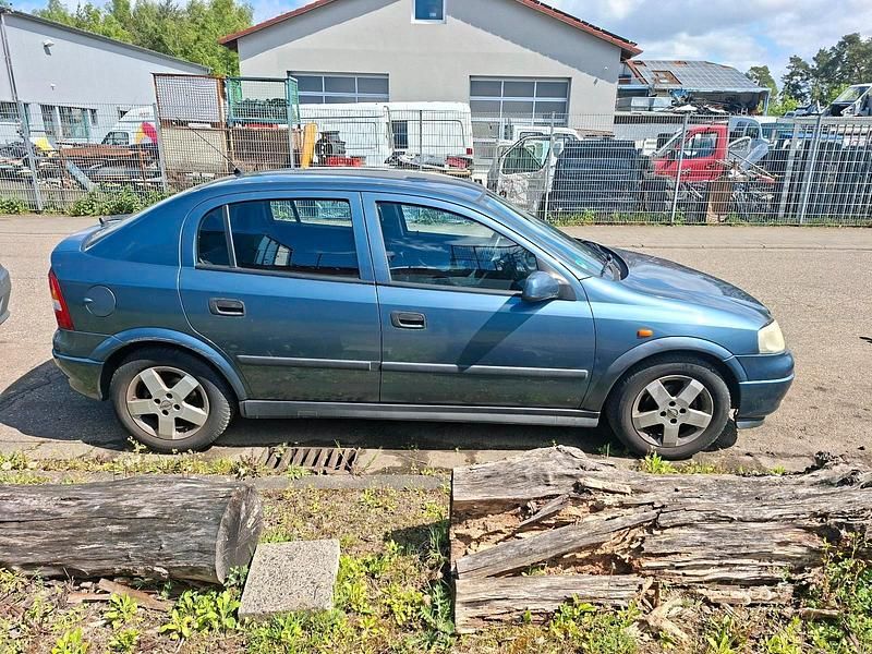 Second-hand Opel Astra 75 CP (55 kW) 1998 Albastru Berlinǎ