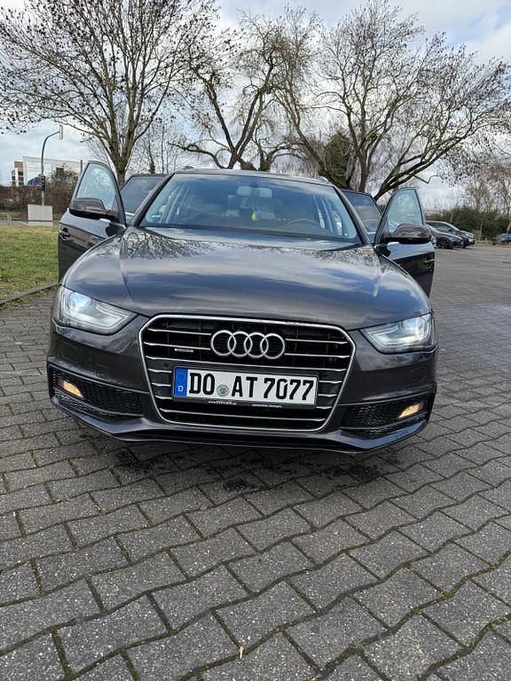 Gebraucht Audi A4 S-Line 190 PS (139 kW) 2015 Grau Kombi
