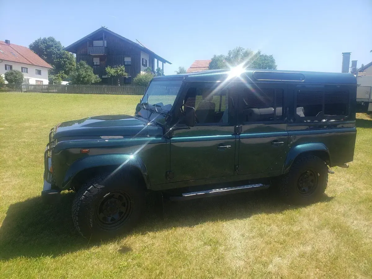 Gebraucht Land Rover Defender 170 PS (125 kW) 2012 Grün SUV
