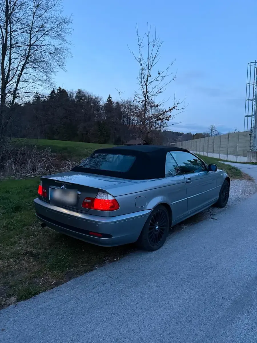Gebraucht BMW 318 150 PS (110 kW) 2005 Silber Cabrio