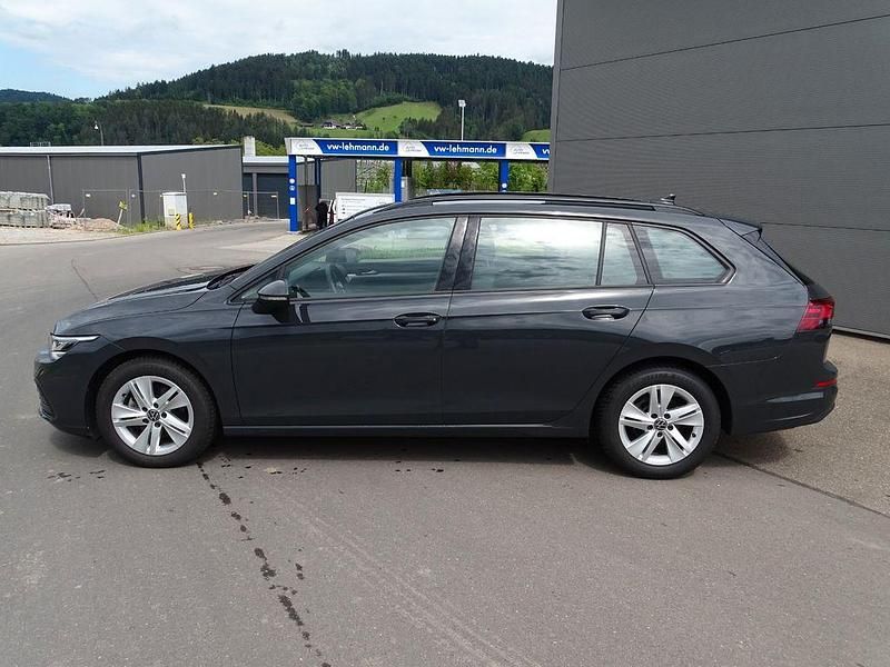 Gebraucht VW Golf VIII Life 110 PS (80 kW) 2021 Grau Kombi