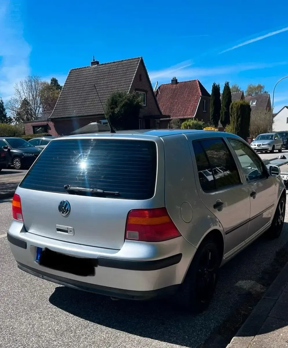 Gebraucht VW Golf IV 75 PS (55 kW) 2002 Silber Kleinwagen