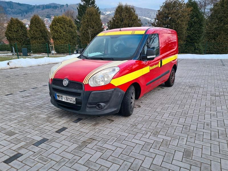 Gebraucht Fiat Doblò 60 PS (44 kW) 2012 Rot Van / Kleinbus