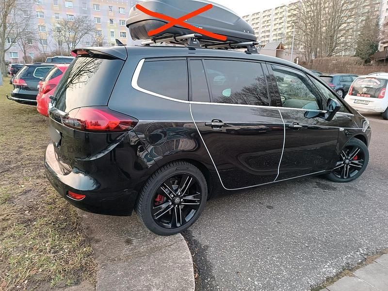 Schwarz Gebraucht 2012 Opel Zafira Van / Kleinbus | 8.300 € (Teuer) - Bild 1/4