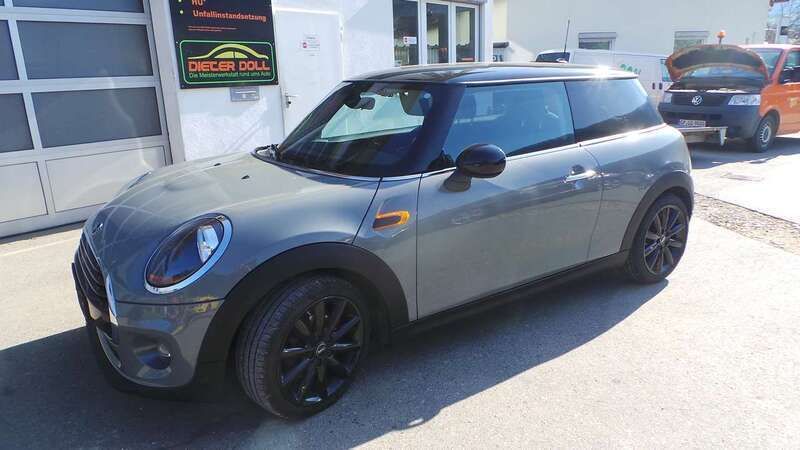 Moonwalk grey (metallic) Gebraucht 2018 Mini Cooper D Kleinwagen | 9.900 € (Guter Preis) - Bild 1/4
