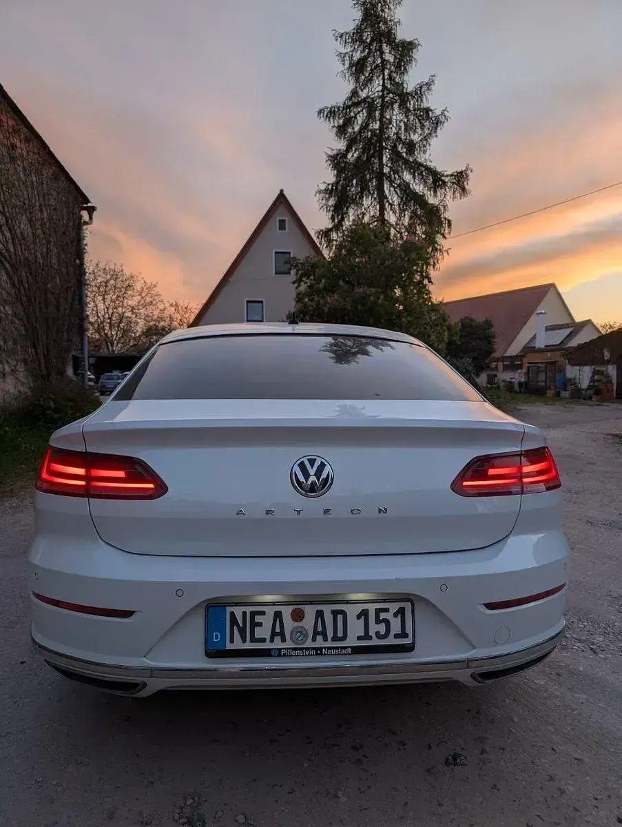 Gebraucht VW Arteon Elegance 190 PS (139 kW) 2018 Weiß Kleinwagen