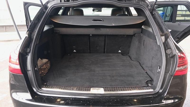 Gebraucht Mercedes C300 245 PS (180 kW) 2019 Schwarz Kombi