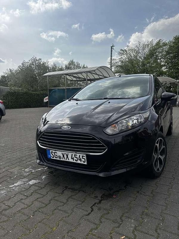 Używany Ford Fiesta Trend 60 KM (44 kW) 2014 Hatchback