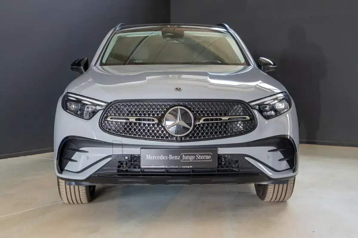 Gebraucht Mercedes GLC400d AMG 252 PS (185 kW) 2025 Grau SUV