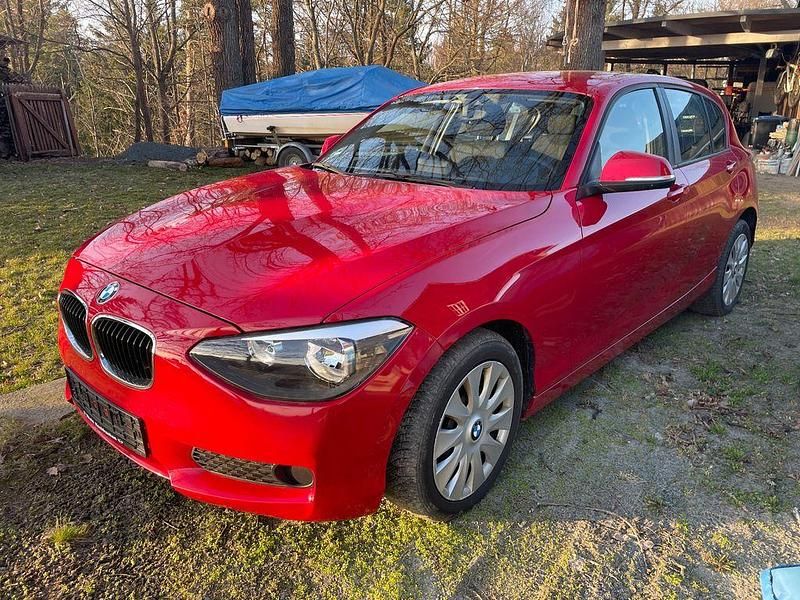Gebraucht BMW 116 136 PS (100 kW) 2012 Rot Kleinwagen