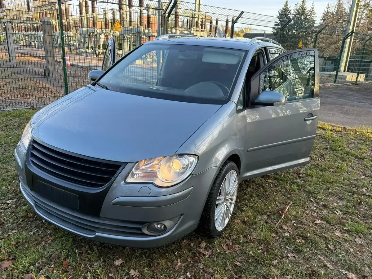 Gebraucht VW Touran 140 PS (102 kW) 2008 Grau Van / Kleinbus