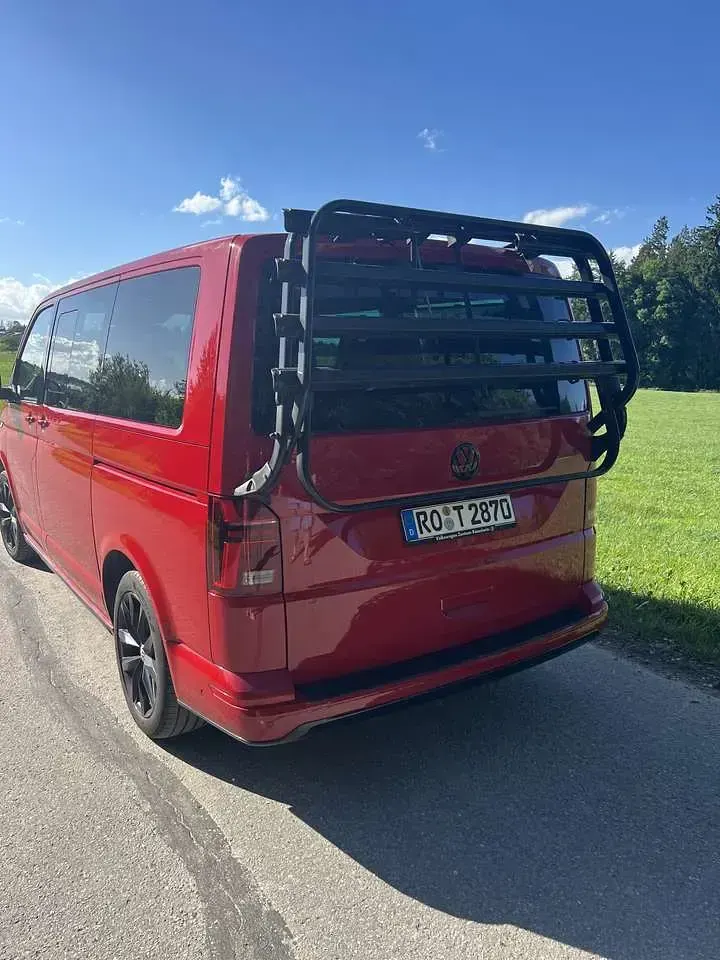 Gebraucht VW Multivan Generation Six 204 PS (150 kW) 2022 Rot Van / Kleinbus