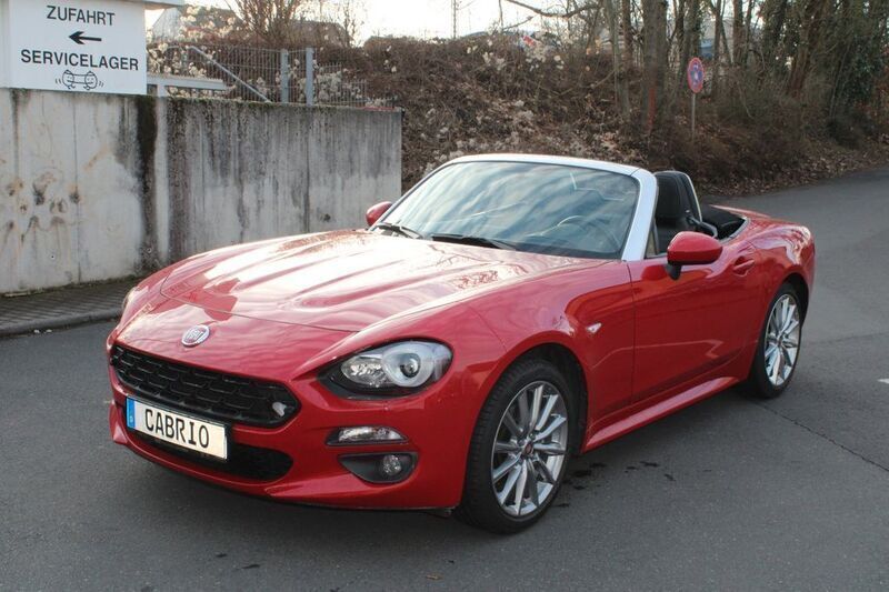 Rot Gebraucht 2017 Fiat 124 Spider Lusso Cabrio | 18.900 € (Fairer Preis) - Bild 1/4