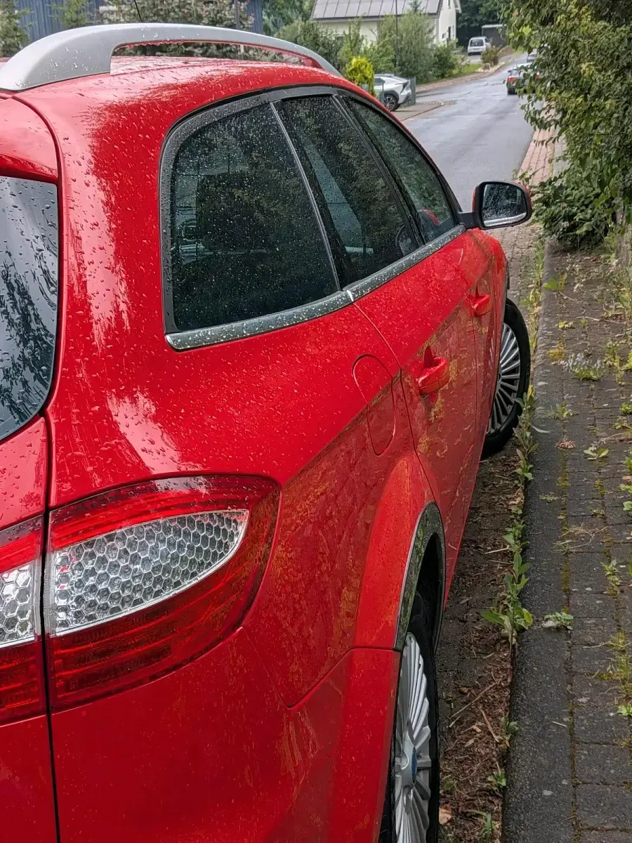 Gebraucht Ford Mondeo 145 PS (106 kW) 2009 Rot Kombi