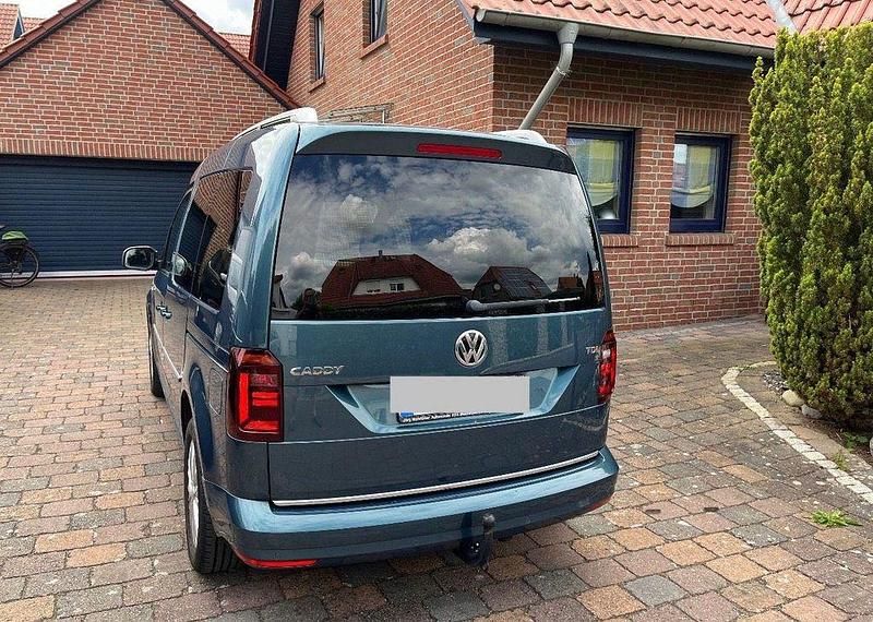 Gebraucht VW Caddy Highline 150 PS (110 kW) 2017 Grün Van / Kleinbus