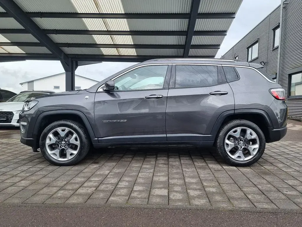 Used Jeep Compass 140 HP (102 kW) 2018 Grey SUV