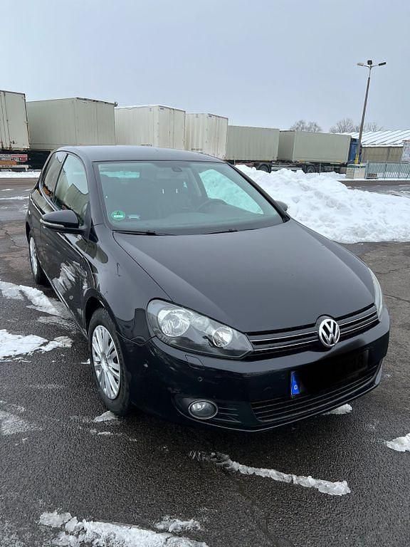 Gebraucht VW Golf VI Team 105 PS (77 kW) 2010 Schwarz Kleinwagen