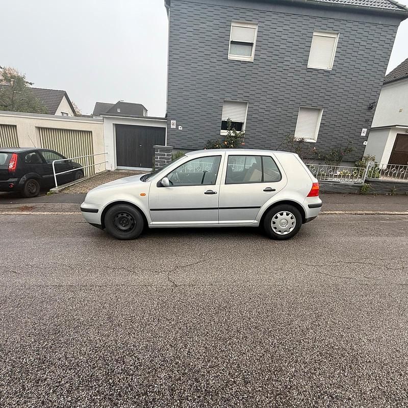 Gebraucht VW Golf III 77 PS (56 kW) 1997 Silber Limousine