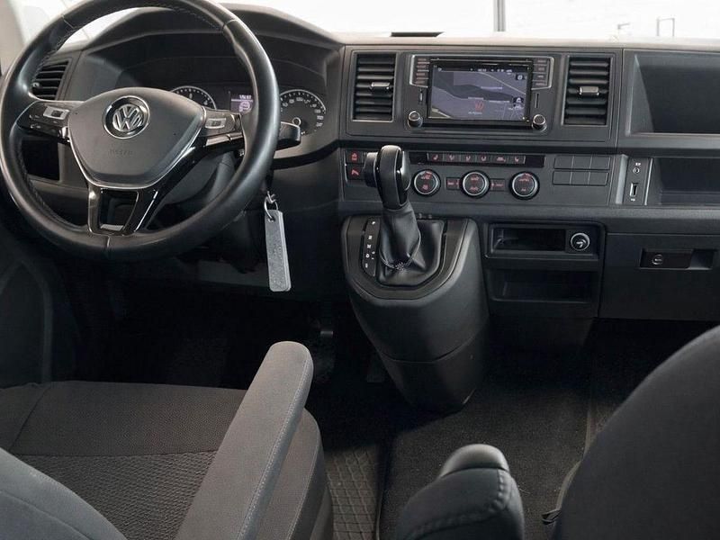 Gebraucht VW Caravelle Comfortline 150 PS (110 kW) 2018 Beige Van / Kleinbus