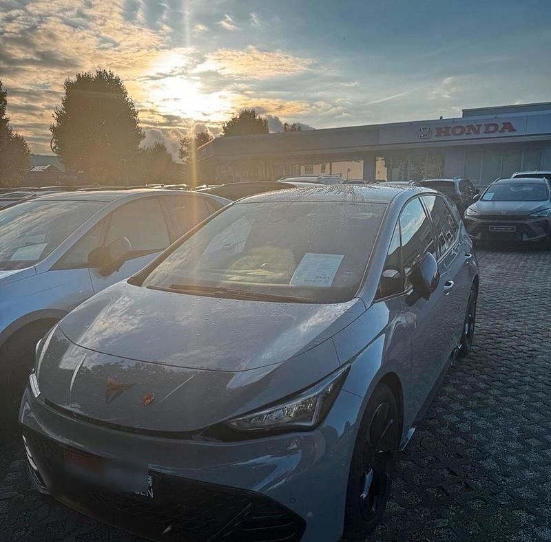 Grau Gebraucht 2022 Cupra Born Kleinwagen | 23.500 € (Fairer Preis) - Bild 1/4