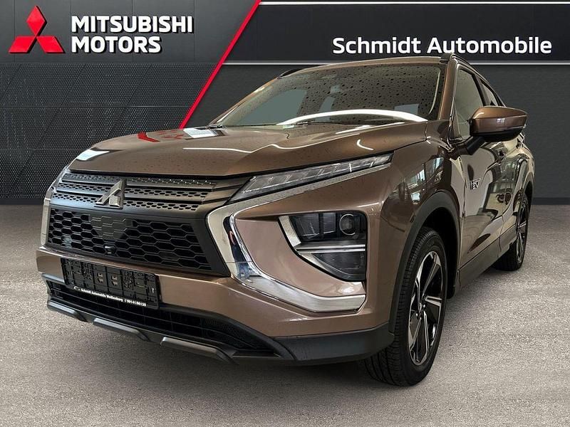 Bronze braun (braun) Gebraucht 2022 Mitsubishi Eclipse Cross Basis SUV | 19.870 € (Superpreis) - Bild 1/4