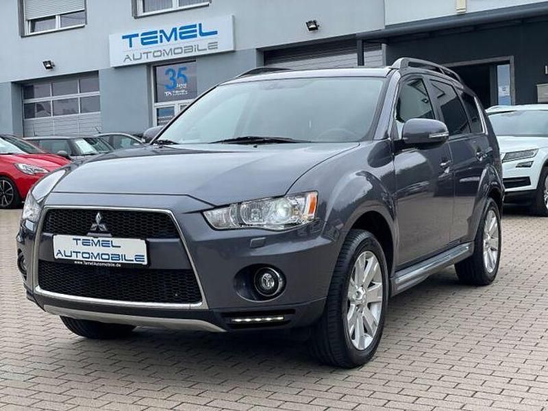 Grau Gebraucht 2011 Mitsubishi Outlander SUV | 7.999 € (Fairer Preis) - Bild 1/4