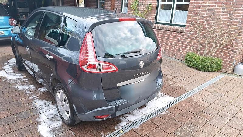 Gebraucht Renault Mégane 140 PS (102 kW) 2009 Grau Limousine