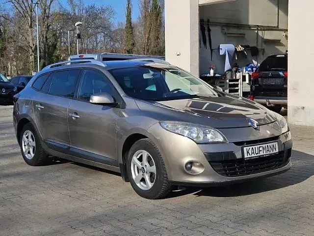 Brugt Renault Mégane Dynamique 131 HK (96 kW) 2010 Beige Sedan