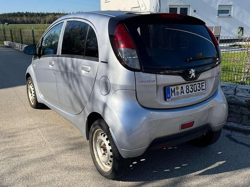 Gebraucht Peugeot iON Active 49 kW (67 PS) 2013 Silber Kleinwagen